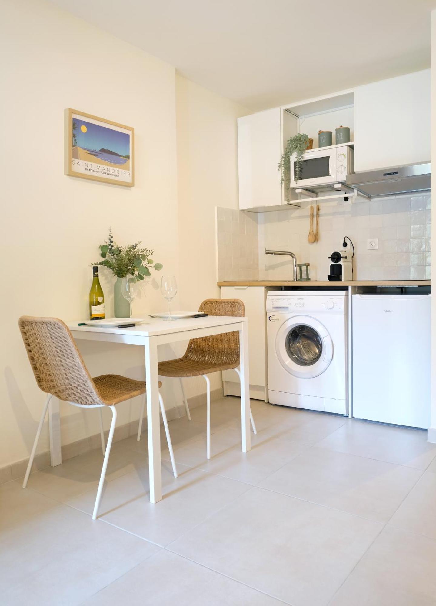 Studio Renove, 5Mn Plage, Terrasse, Clim, Velos 생 망드리에 쉬르 메르 외부 사진